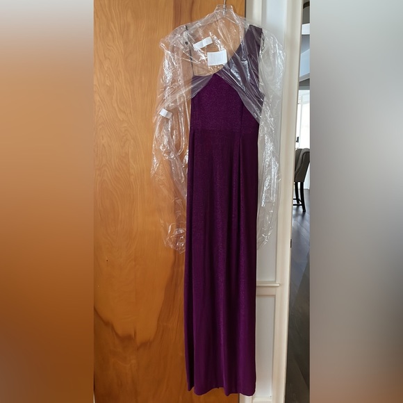 One shoulder faux wrap shimmer dress - Picture 5 of 8